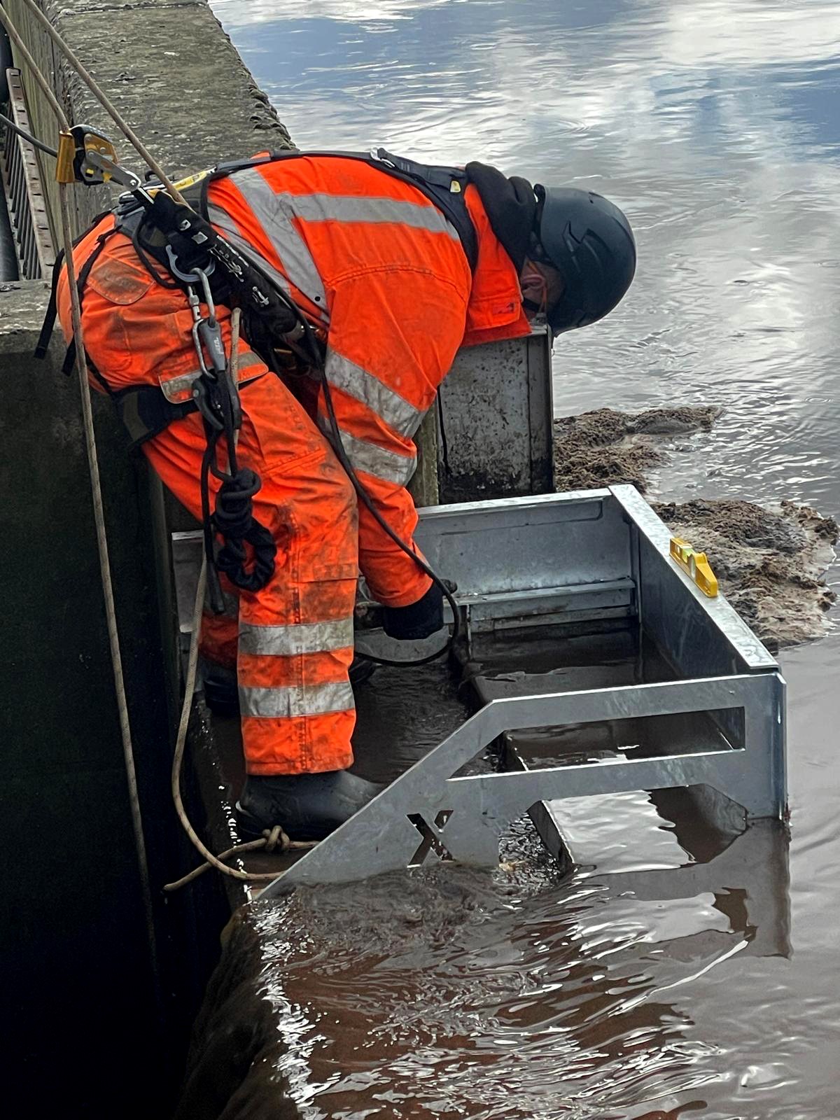 Aerated Sludge Tank – Scum Board Replacement Programme